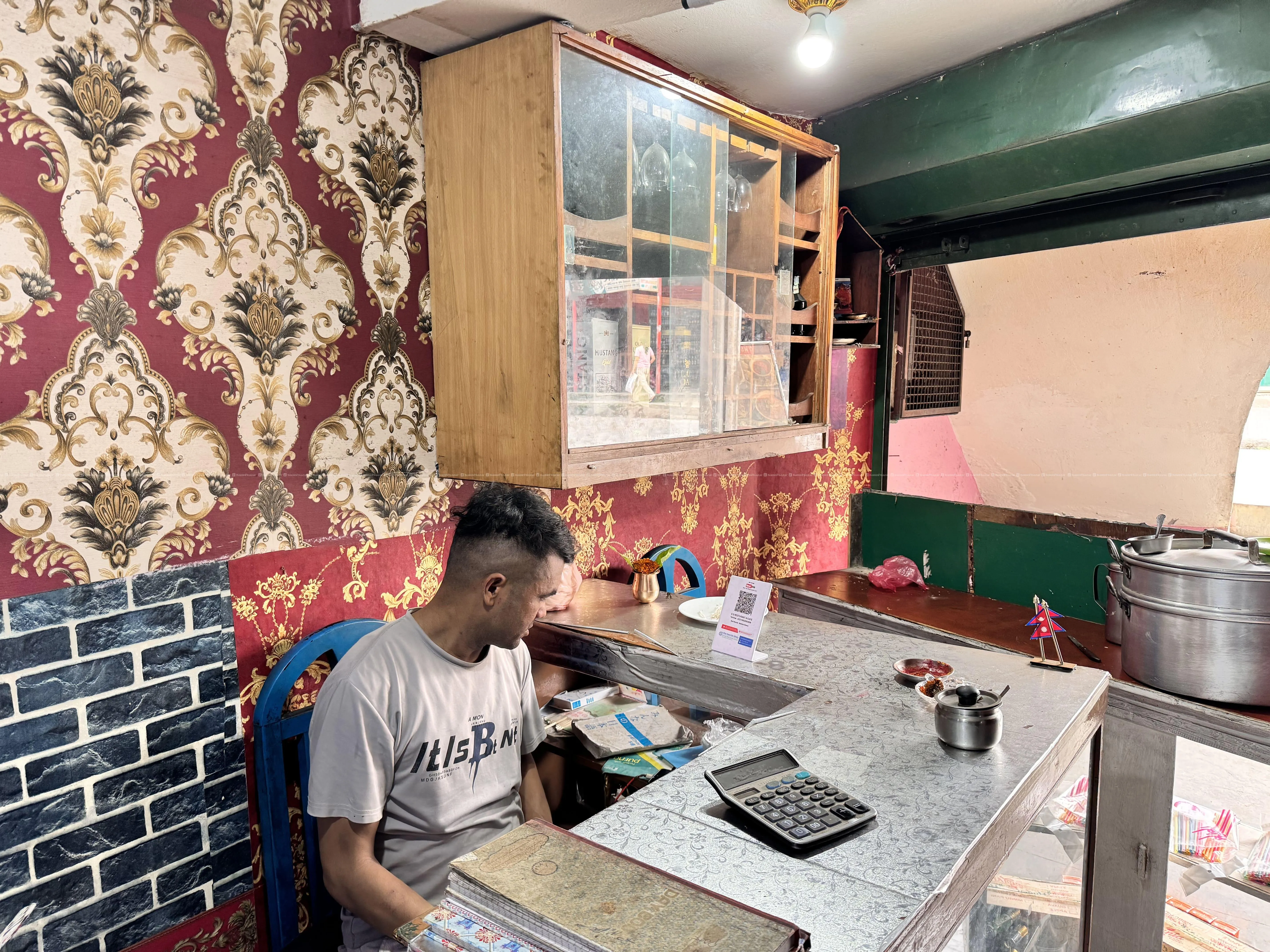 Ekdam chalirako restaurant on sale : GONBABU CHOWK 5