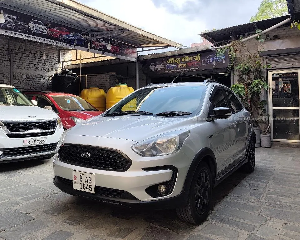 Company colour single handed Ford freestyle trend 2018 model for sale or exchange. 5