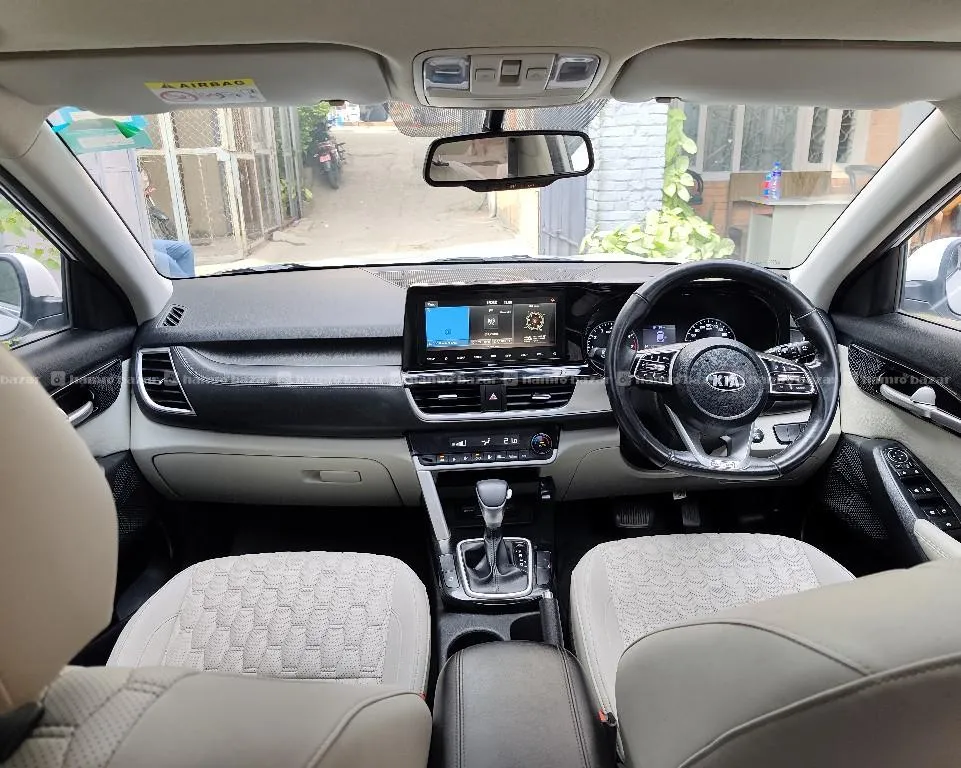 Company colour single handed Kia seltos htx ivt automatic transmission sunroof 2020 model 4