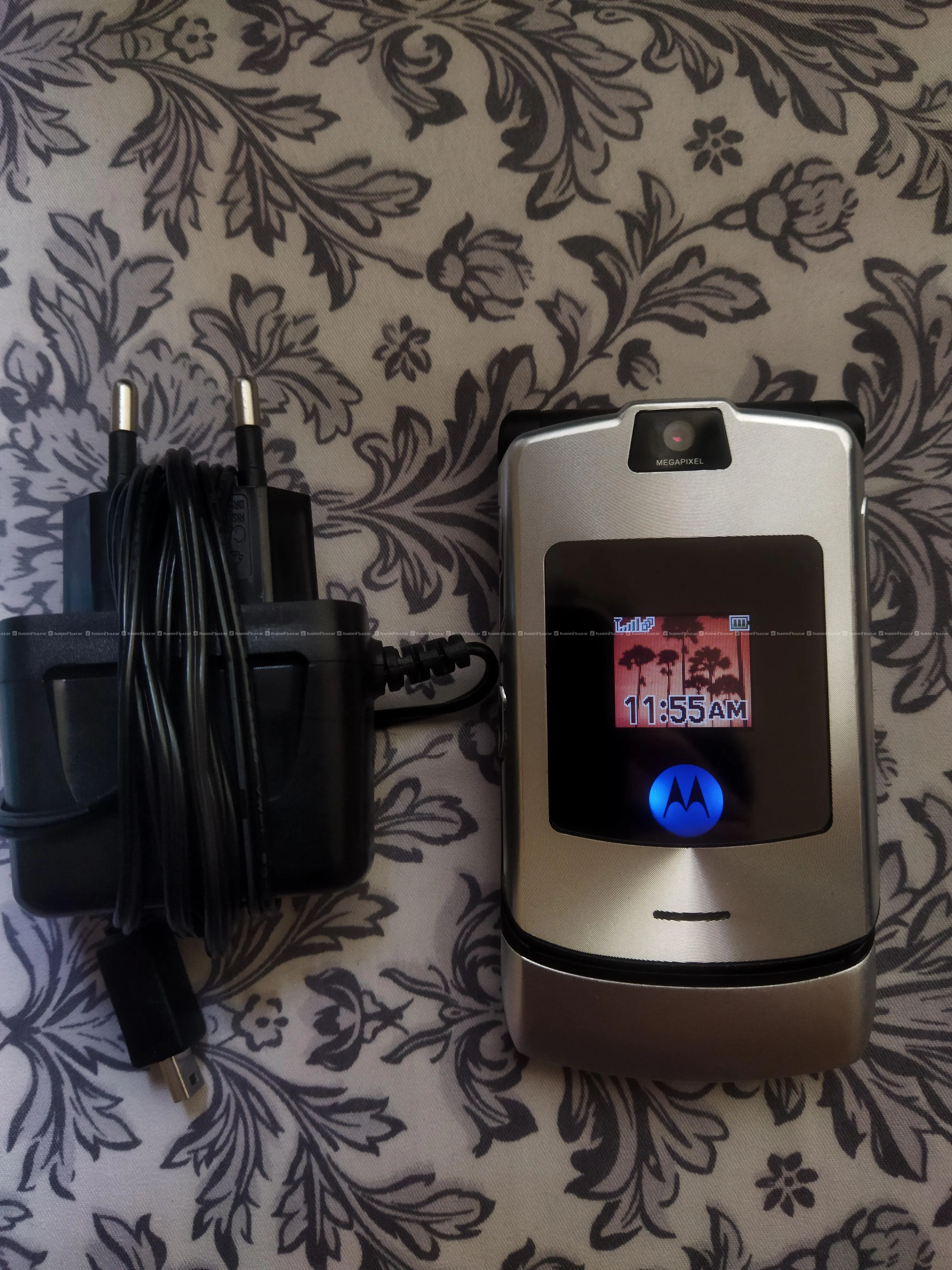 Motorola RAZR V3i Silver - Vintage Y2K Collection 2