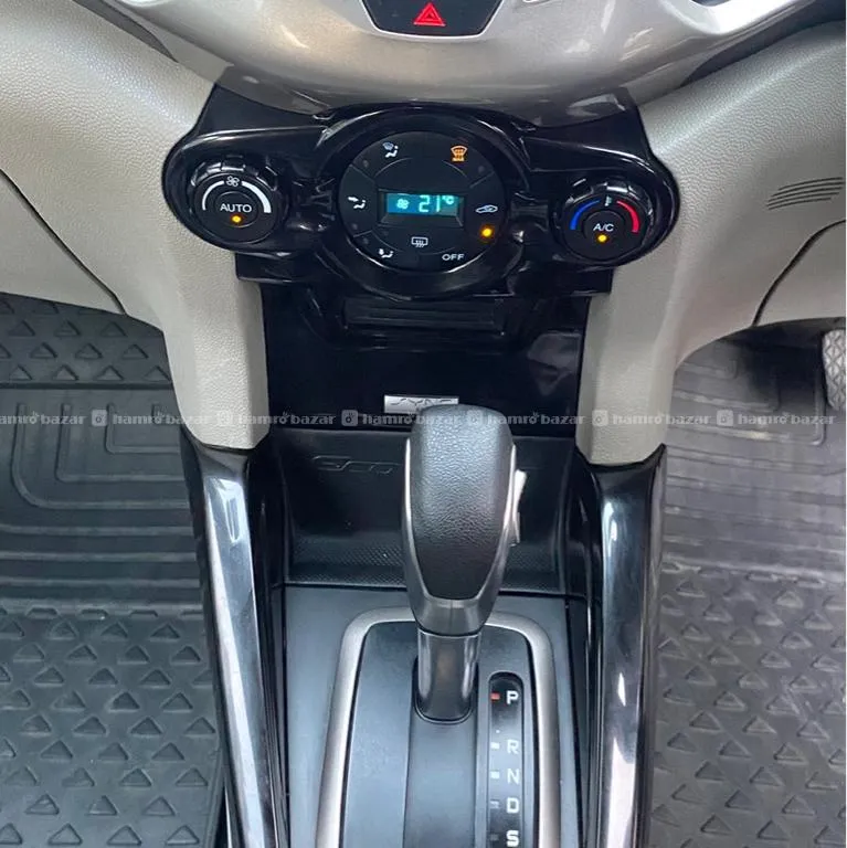 Ford Ecosport Titanium+ Auto Gear 2013 Single Hand 2
