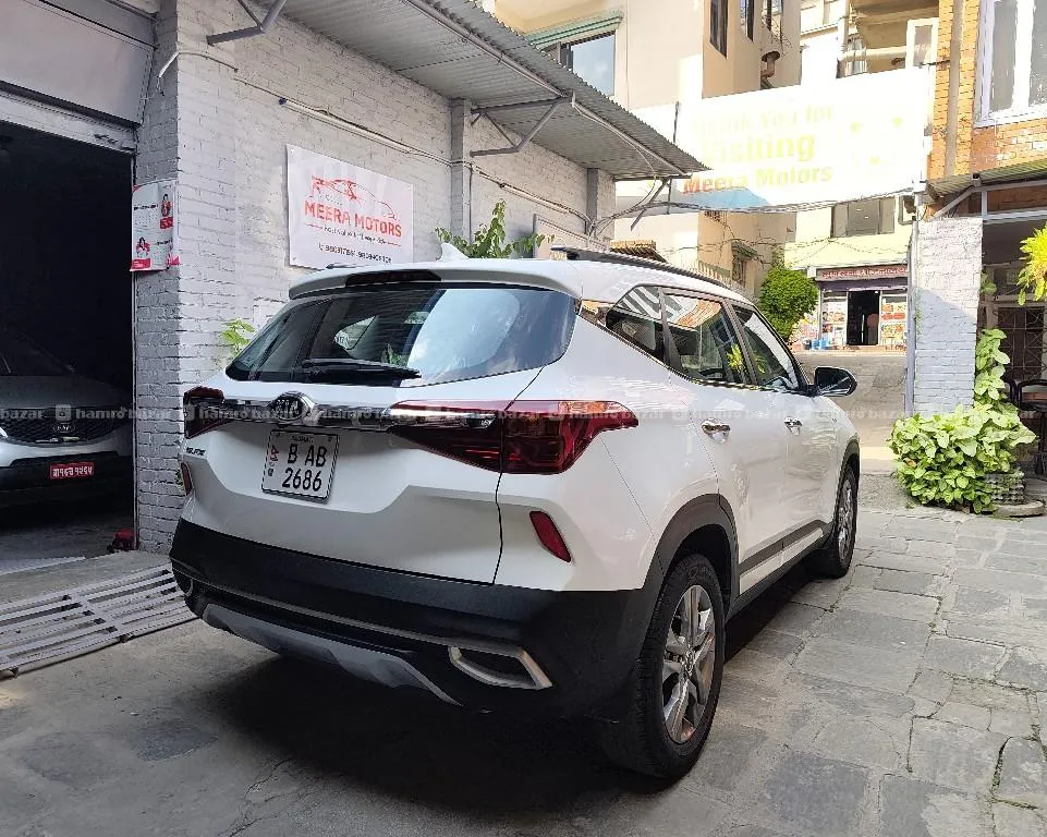 Company colour single handed Kia seltos htx ivt automatic transmission sunroof 2020 model 6