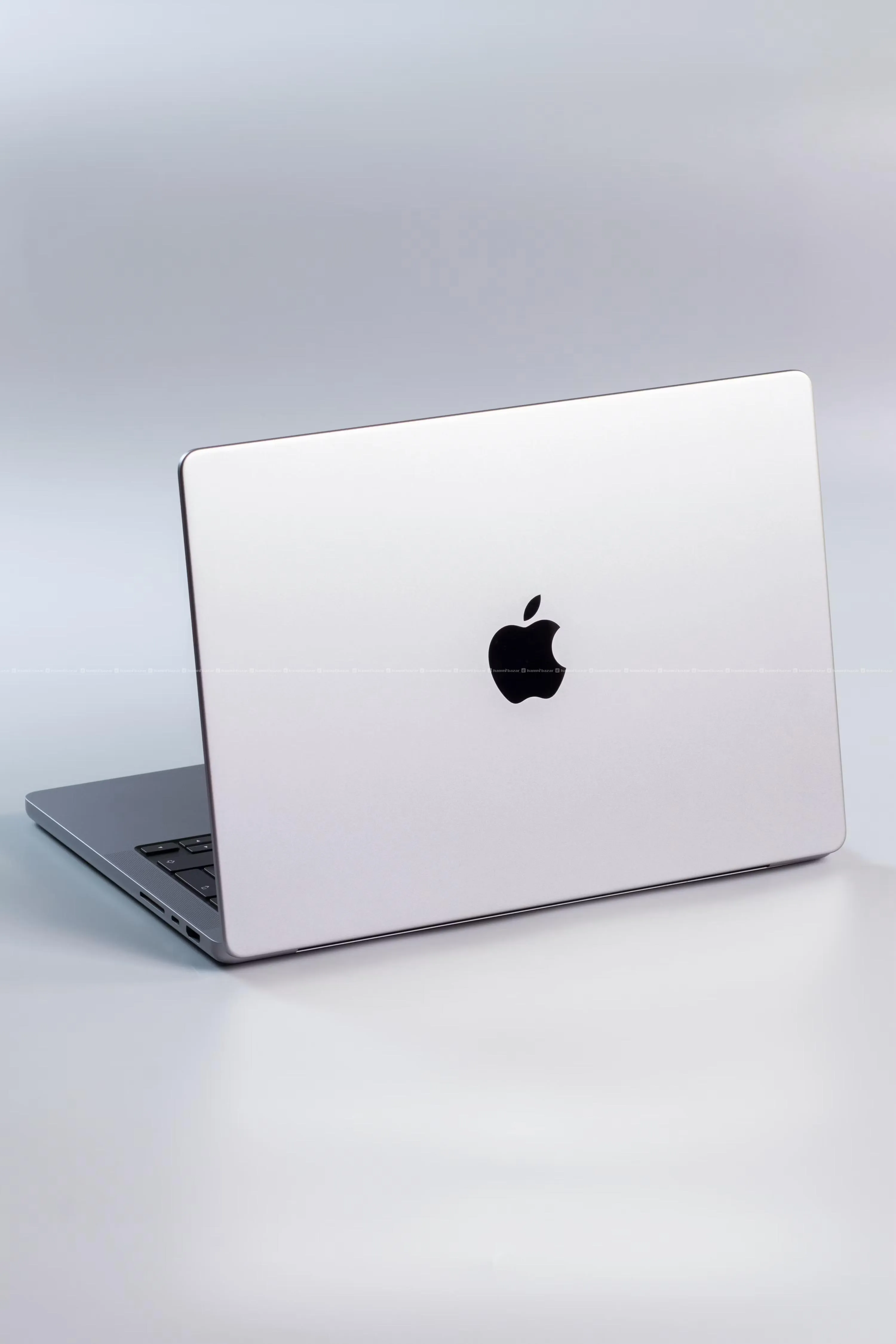 Macbook Pro M5 Pro, RAM 24GB, 2TB storage 1