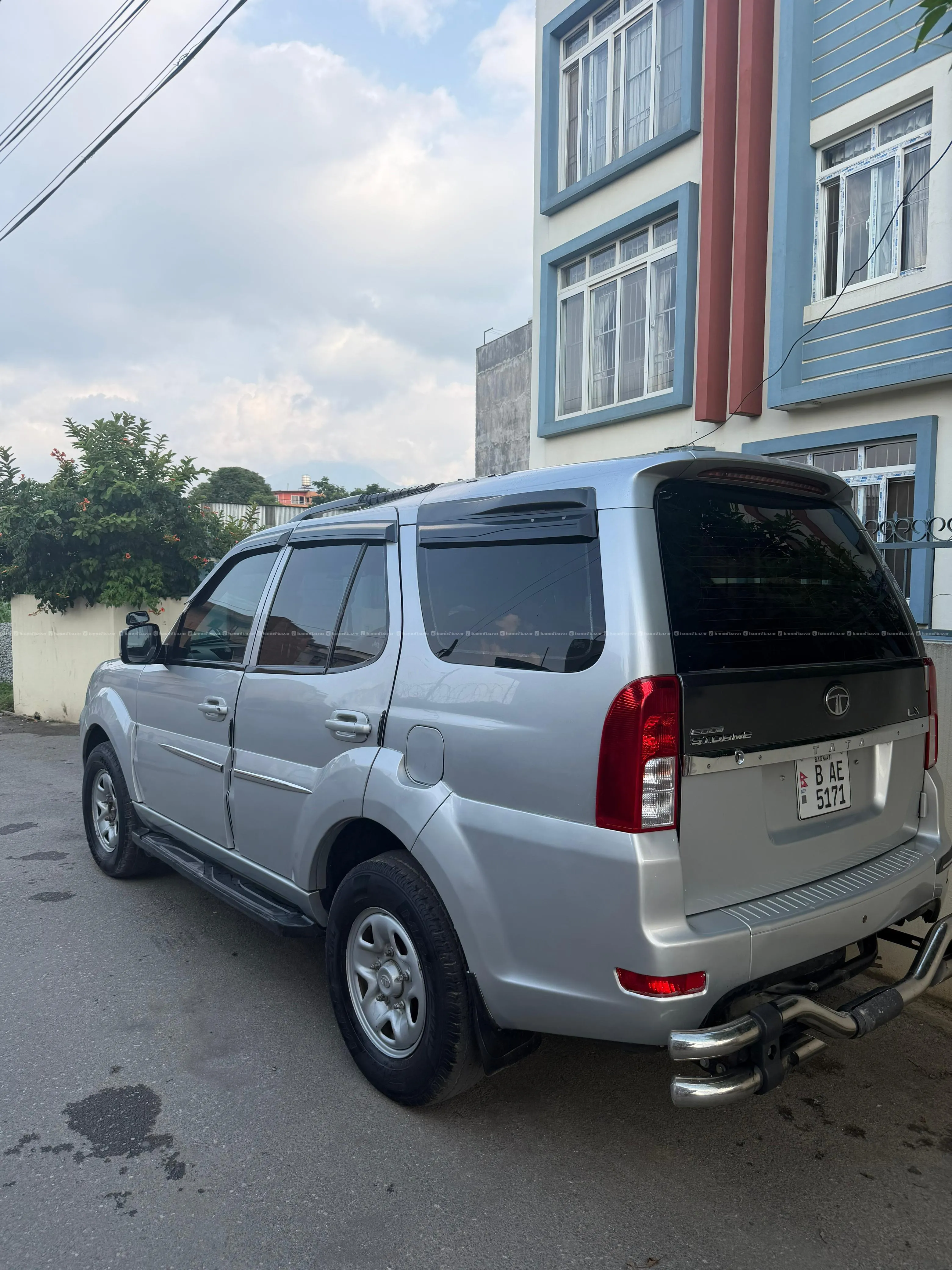 TATA STROME LX 7SEATER FULL OPTION 3