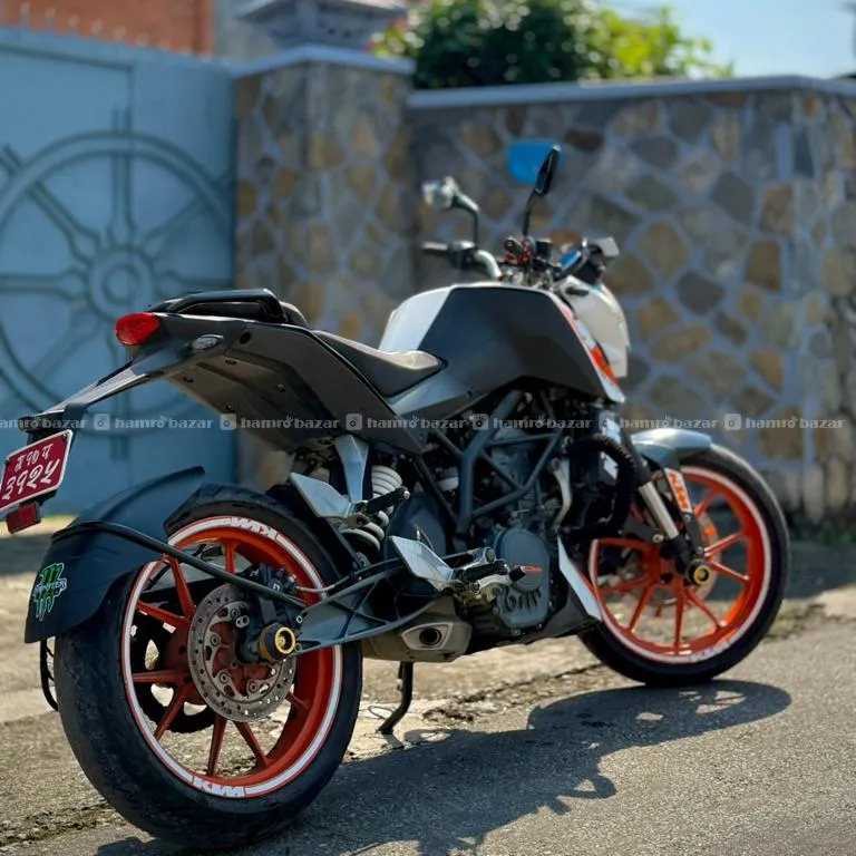 fresh Duke 200 2018 last model 6