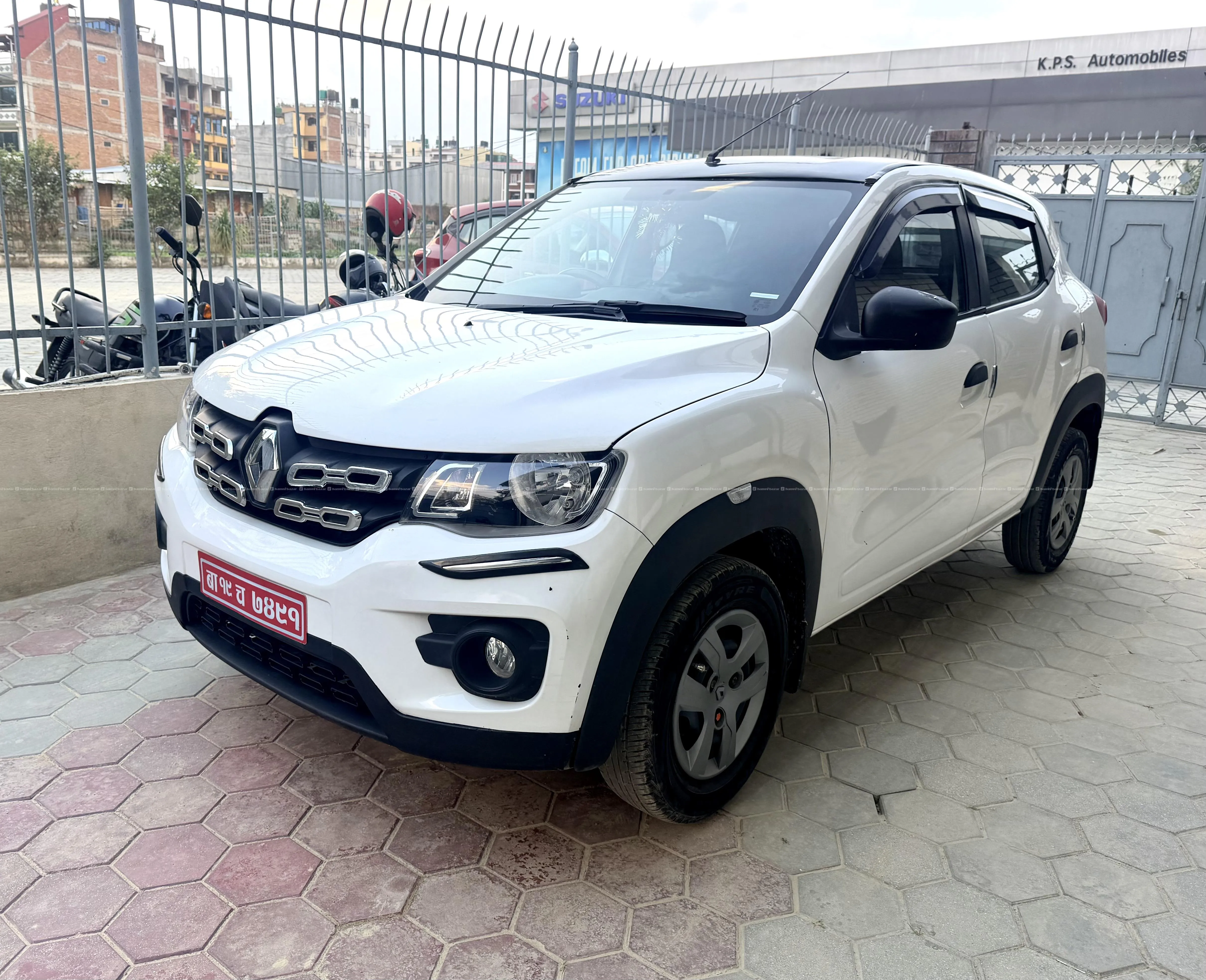 excellent 2017 renault kwid with 60% finance 2