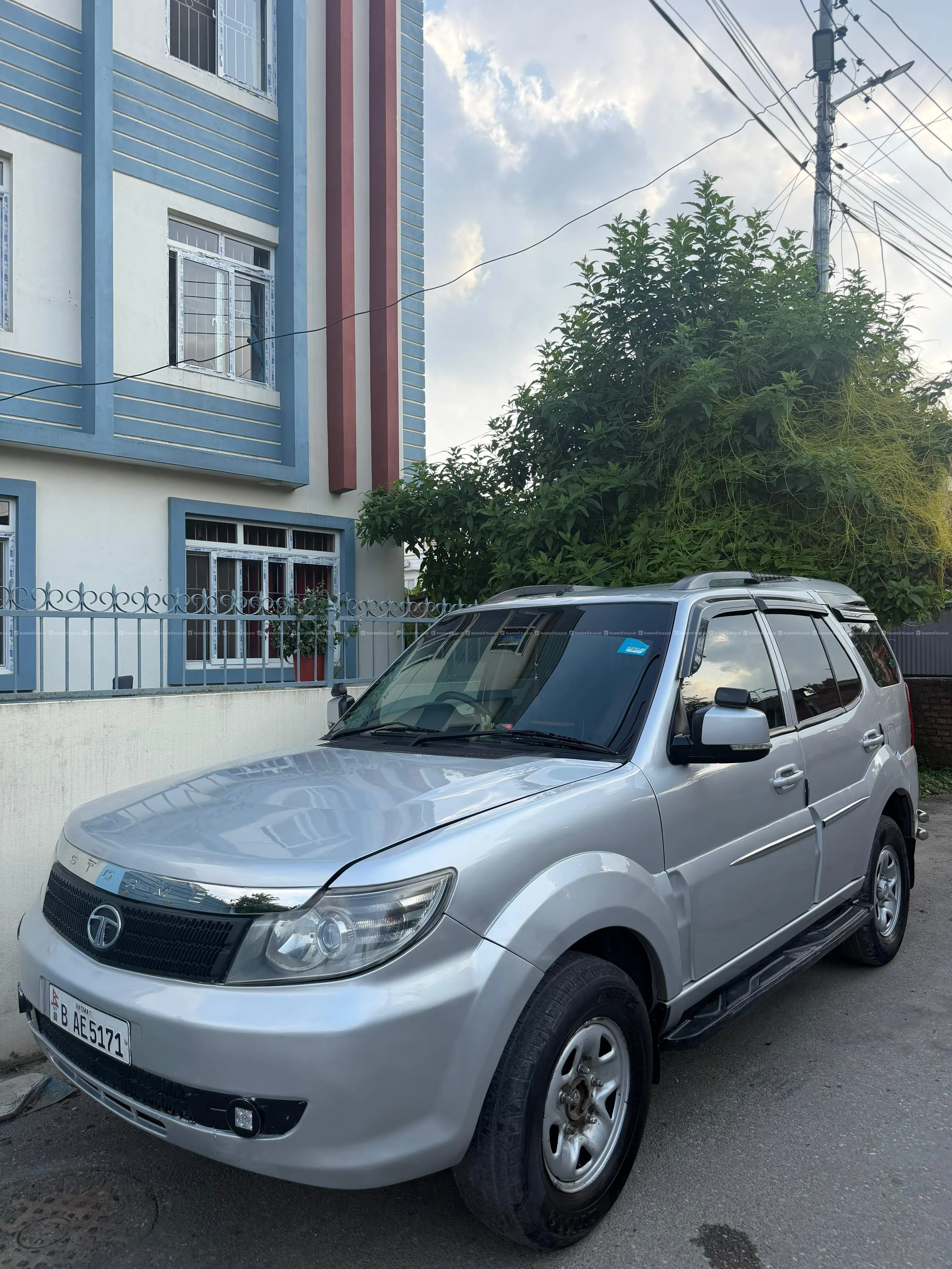 TATA STROME LX 7SEATER FULL OPTION 7