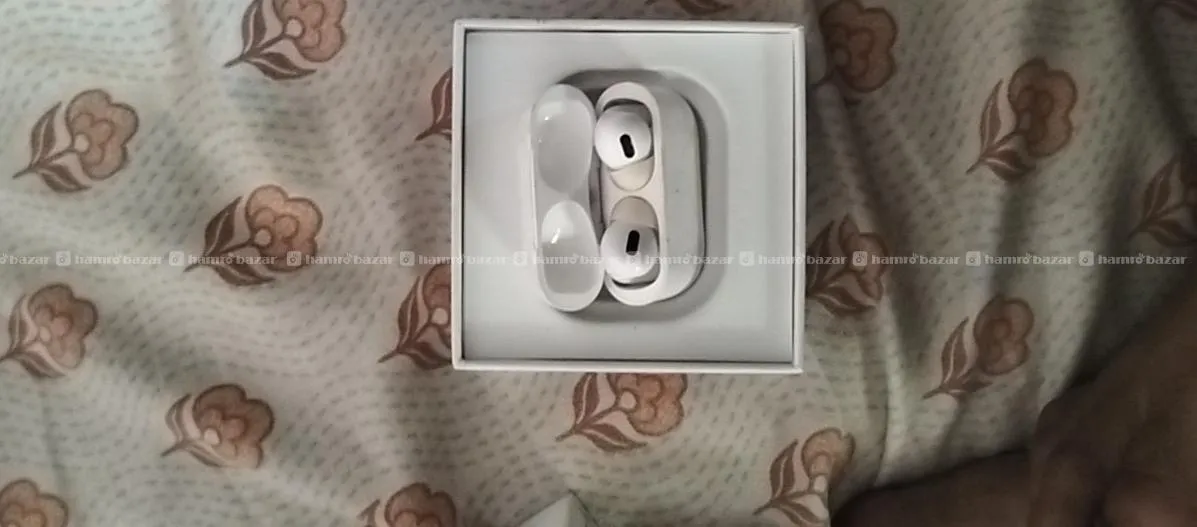 Apple AirPods Pro with MagSafe charging 5