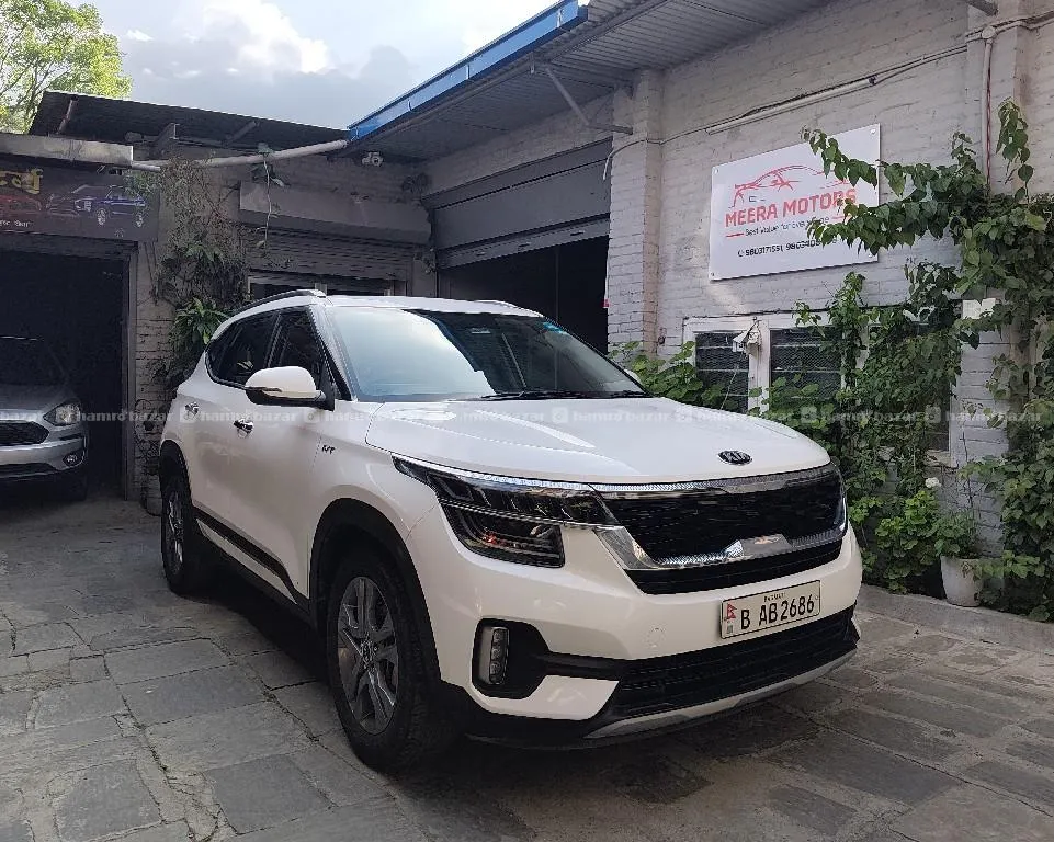 Company colour single handed Kia seltos htx ivt automatic transmission sunroof 2020 model 3