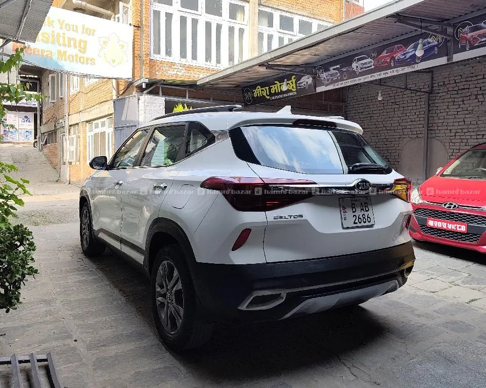 Company colour single handed Kia seltos htx ivt automatic transmission sunroof 2020 model 5