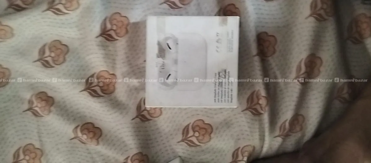 Apple AirPods Pro with MagSafe charging 7