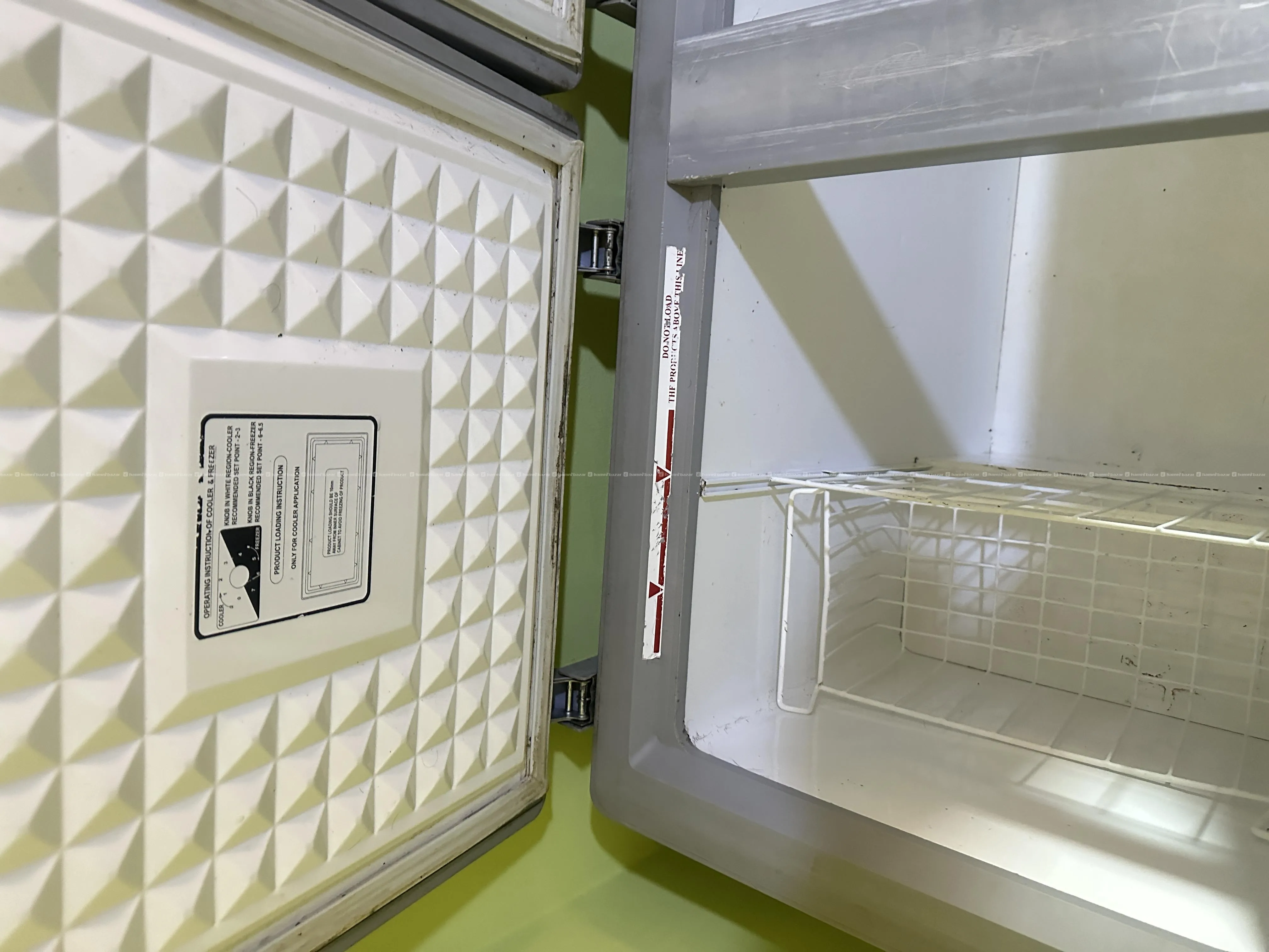 D37H225 Chest Freezer 2
