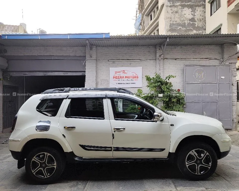 Duster Rxl petrol varient 2018 model fully modified cost around 1.50 lakh 6