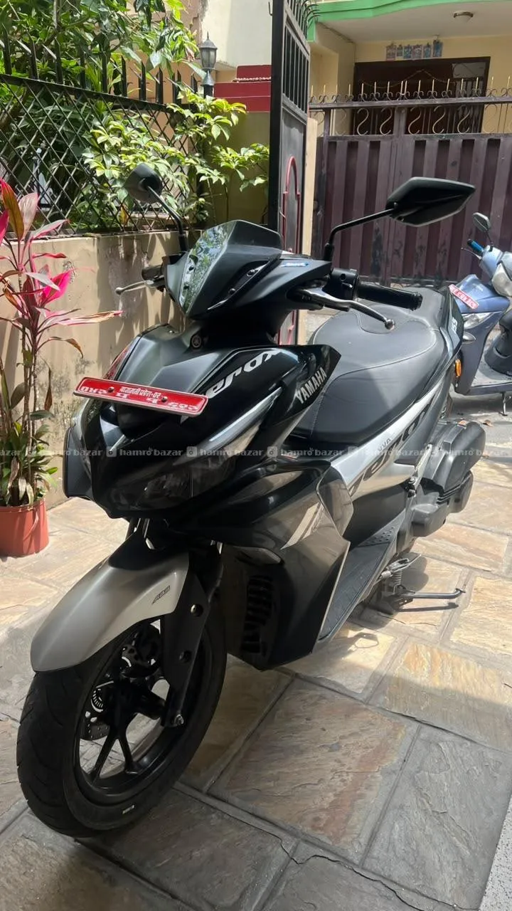 Yamaha Aerox 155 in really good condition 3