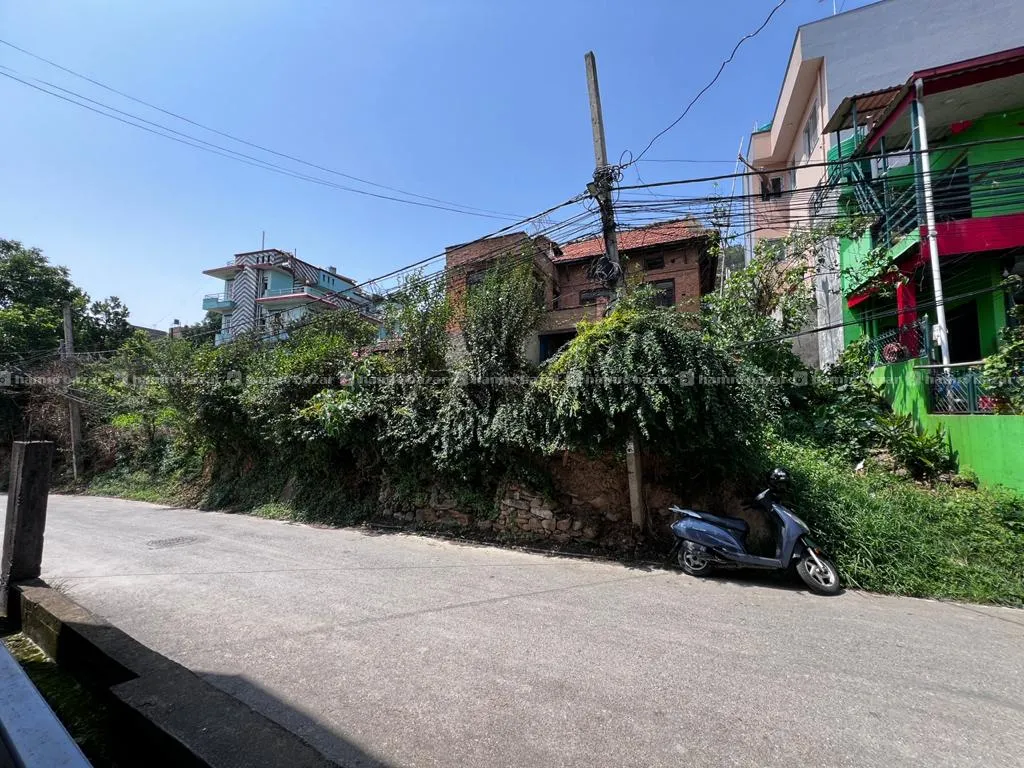 24 Aana Land On Sale At Naikap Kathmandu,18feet Ro 3