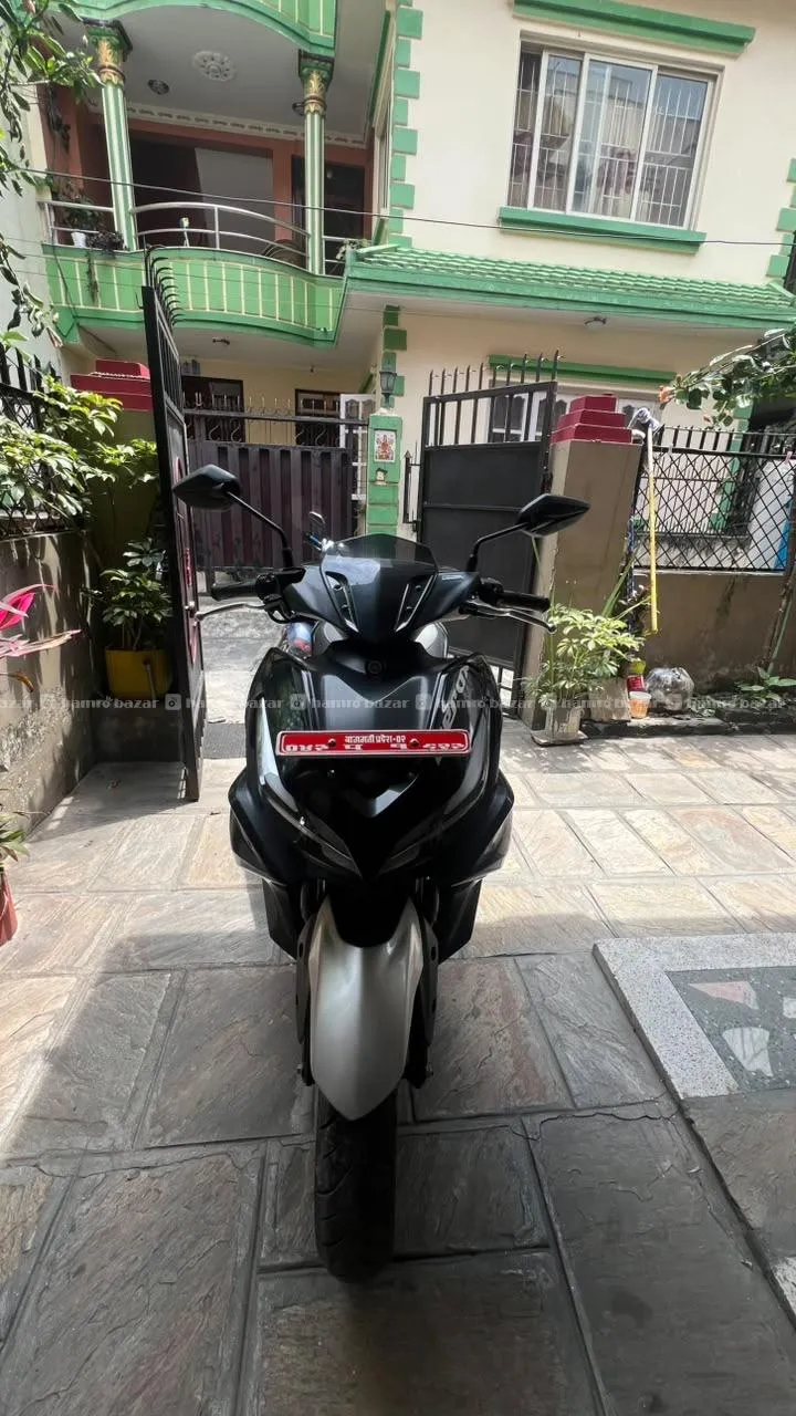 Yamaha Aerox 155 in really good condition 6