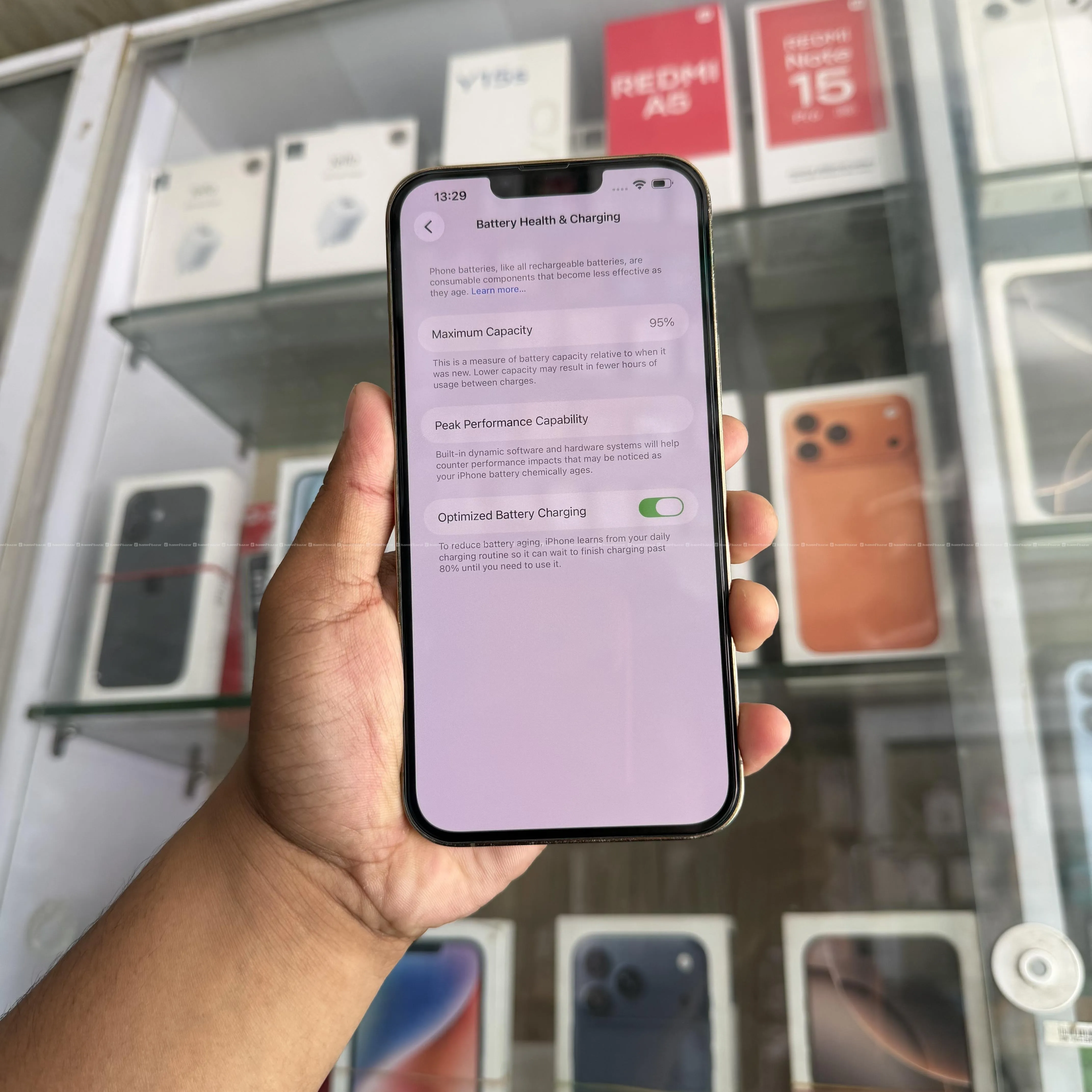 iPhone 13 Pro Max ( 256GB ) - 95% Battery Health 6