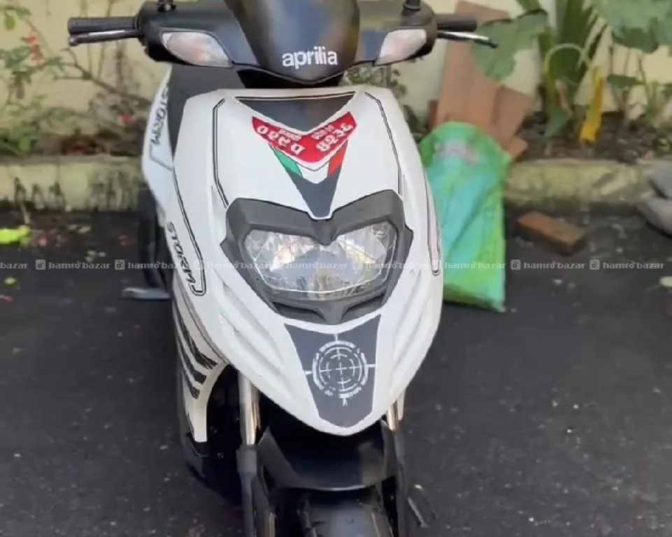 Aprillia strom 125 2021 last model on sale 3
