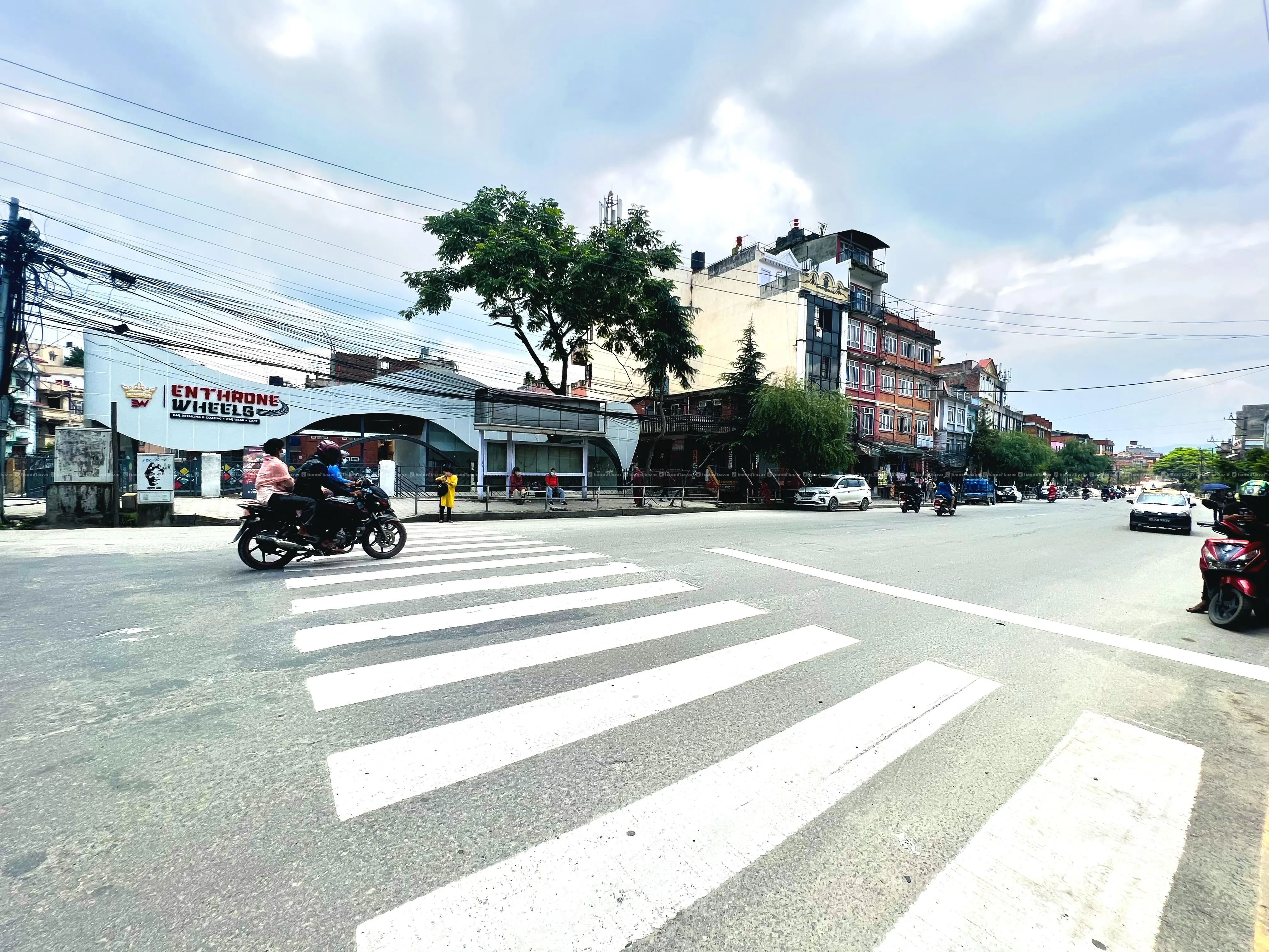 Iconic location with Cafe and Car wash for sale! 5