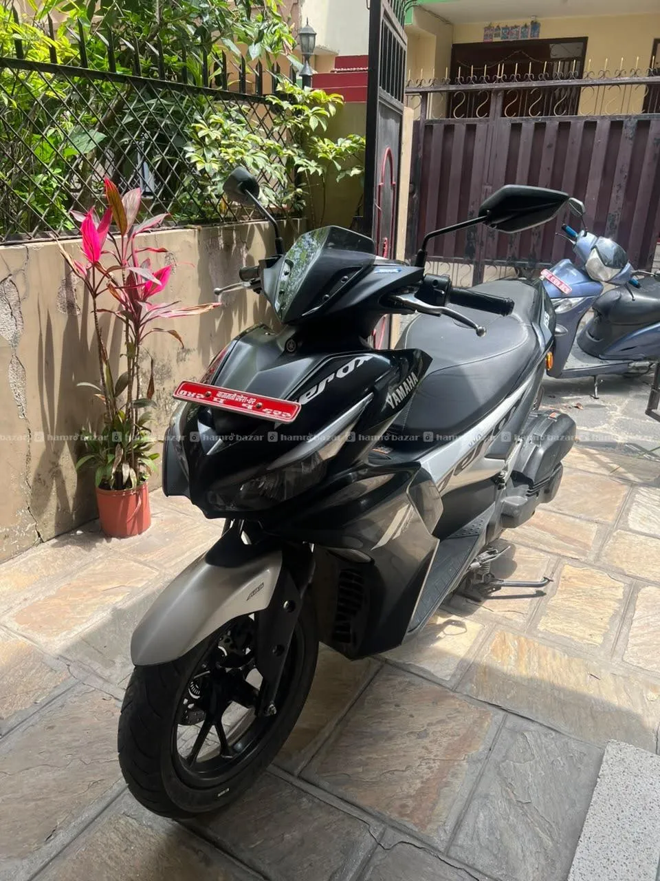 Yamaha Aerox 155 in really good condition 5