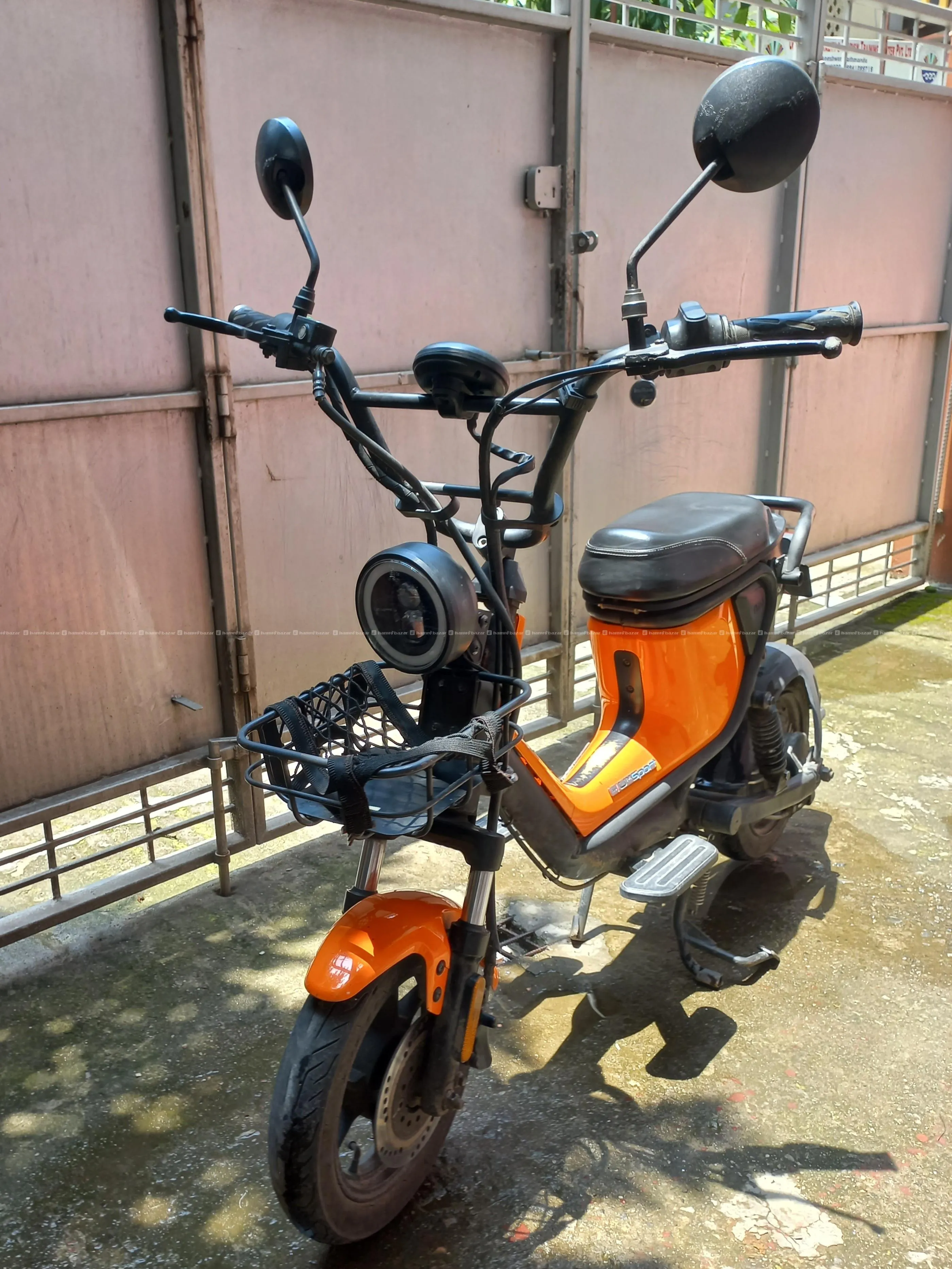 Electric scooter (NIU QUim) on sale 2