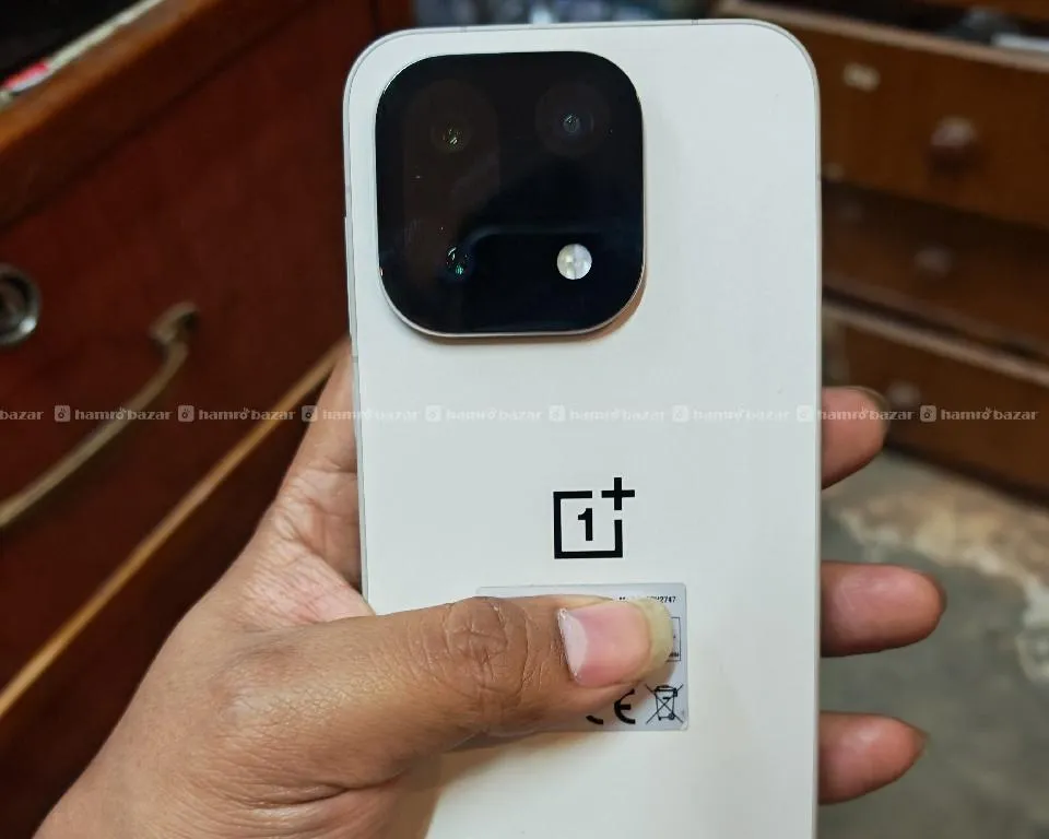 OnePlus 15 16GB+512GB with breakage insurance left 4