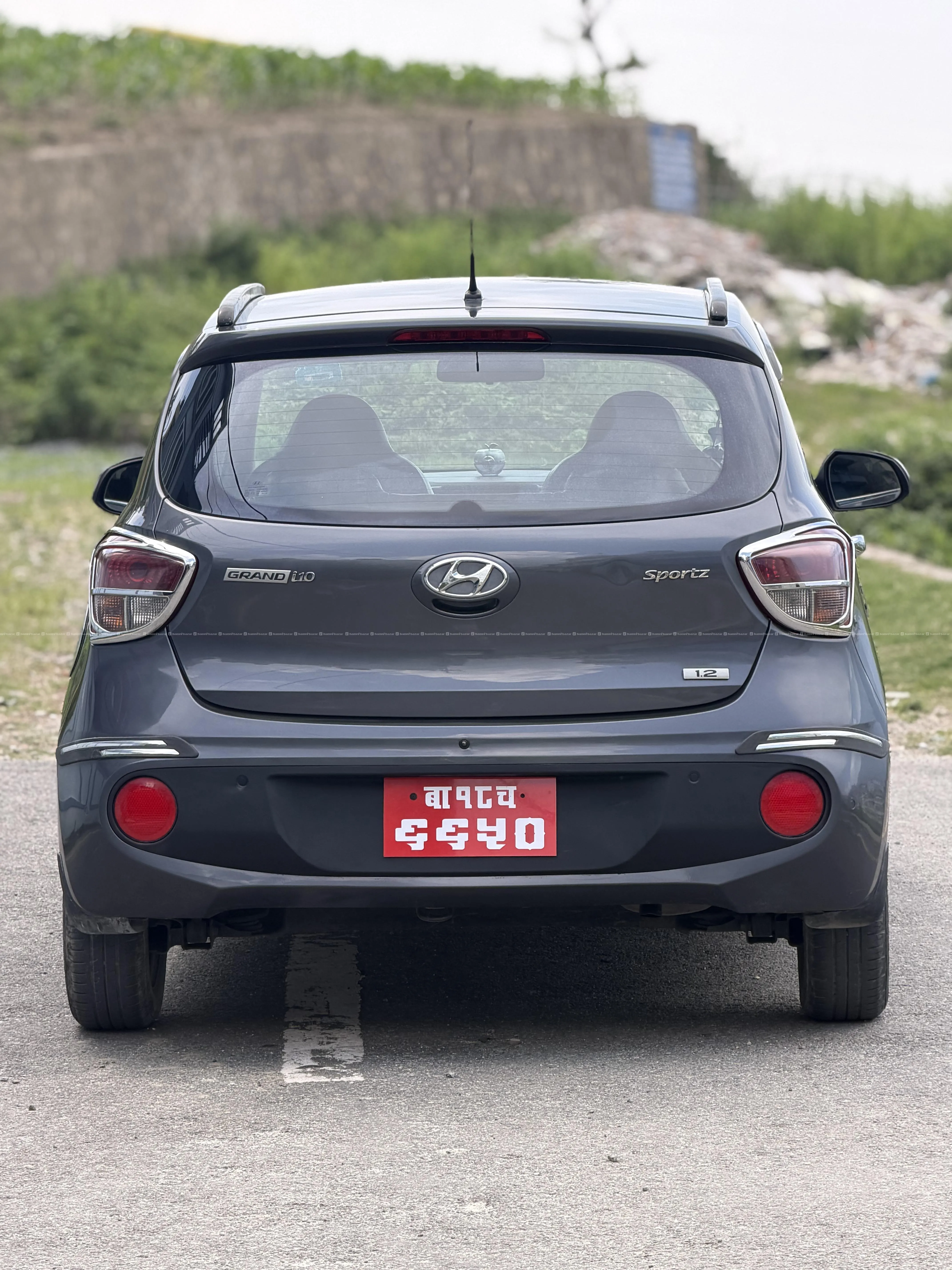 grand i10 sportz 4