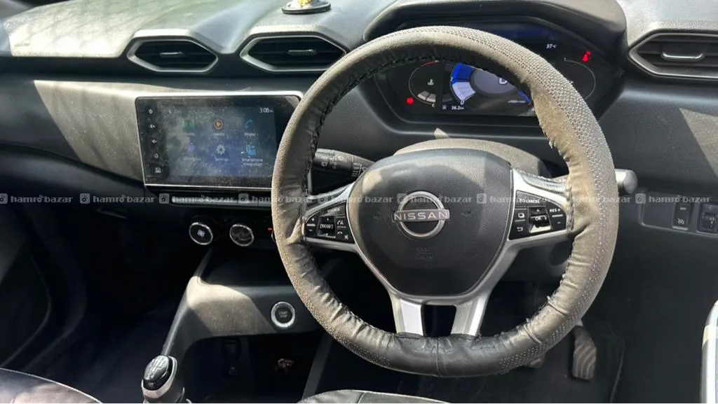Nissan Magnite [xv Premium] 4