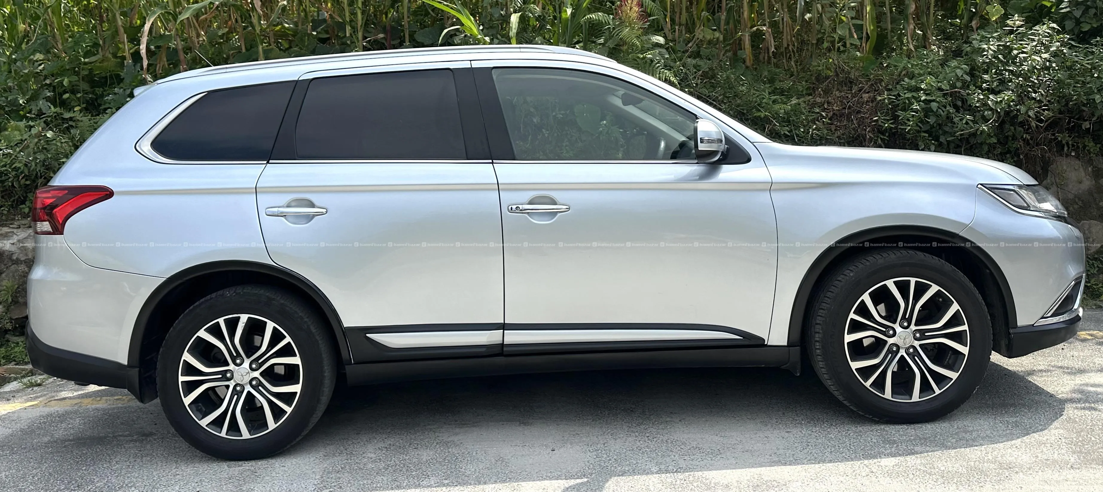 Mitsubhishi Outlander 2015 model for sale 2