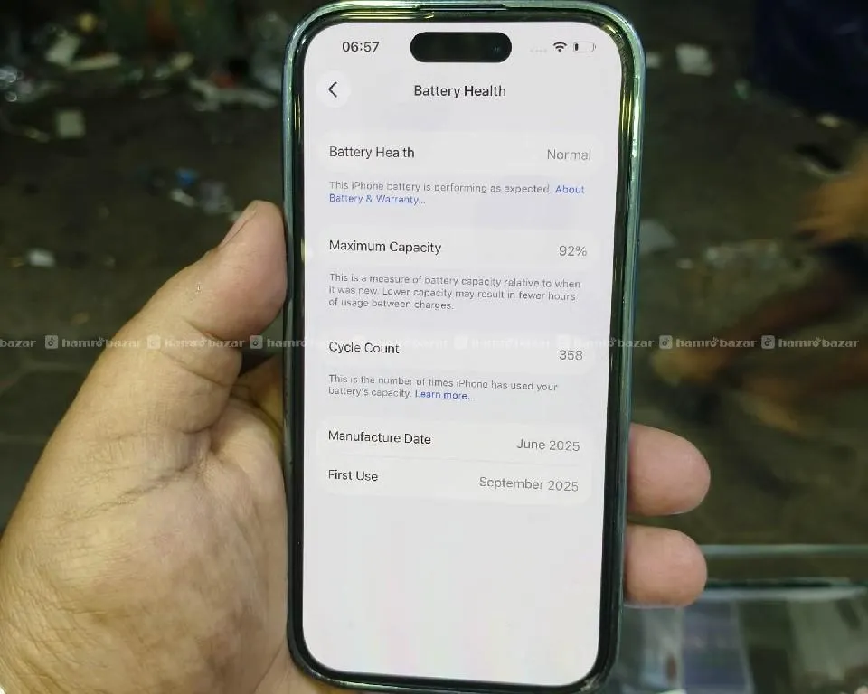 iPhone 16 128gb with box 2