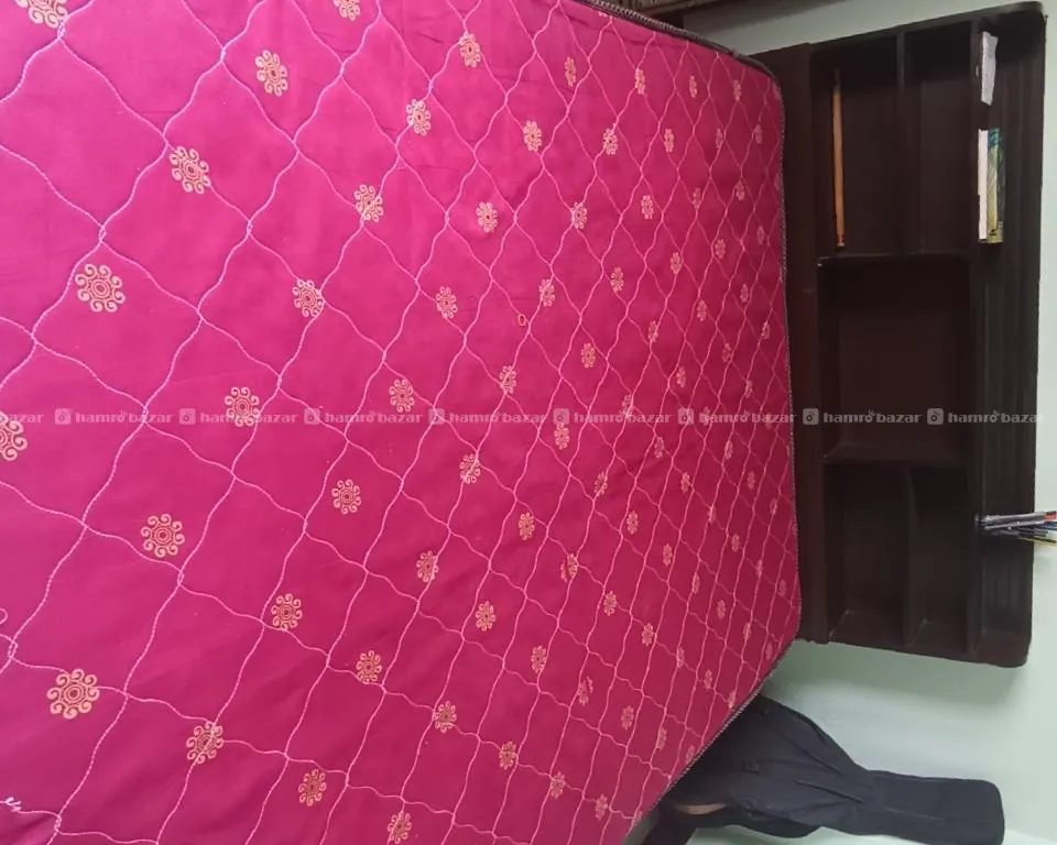 थ्री पिस दराज डबल बेड र टेबल मात्र २५ हजार 5