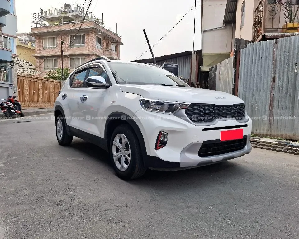 single hand kia sonet hte petrol,7000 Genuine km 2