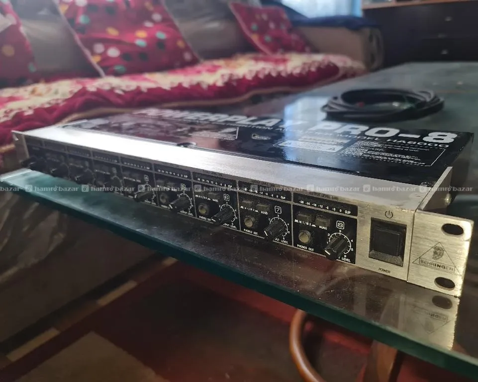 Behringer Powerplay HA8000 V2 8 channel phone mixin 2