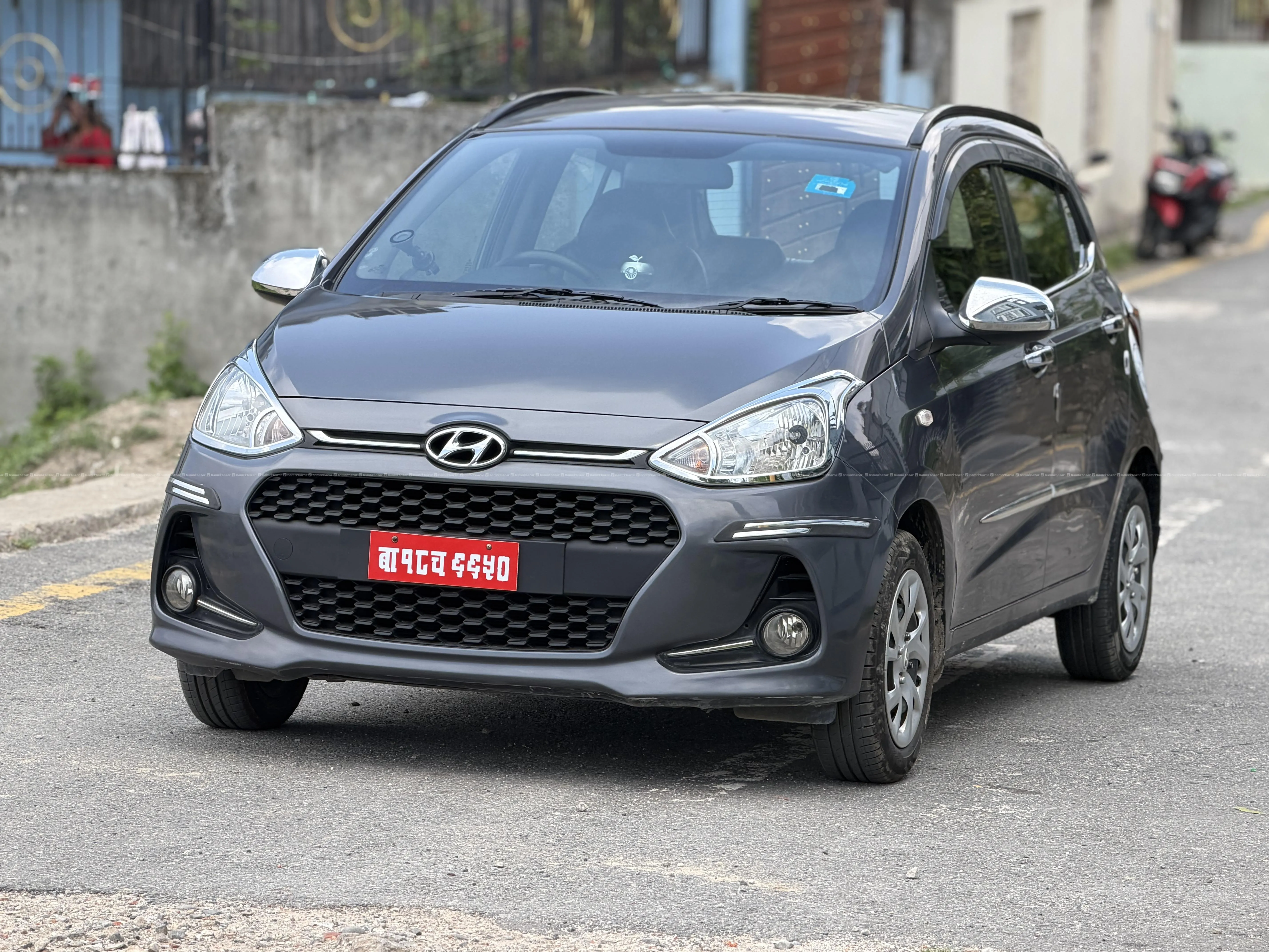 grand i10 sportz 6