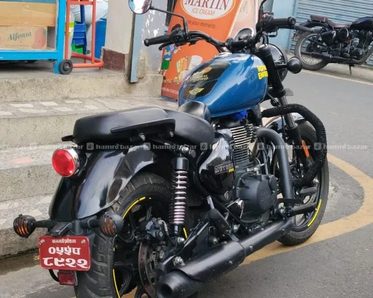 Royal Enfield meteor 350 4