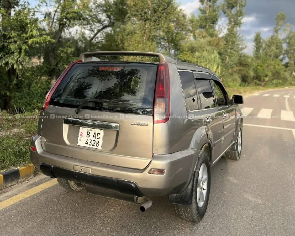 nissan X-trail 2002 model 9818846575 or 976-8397661 4
