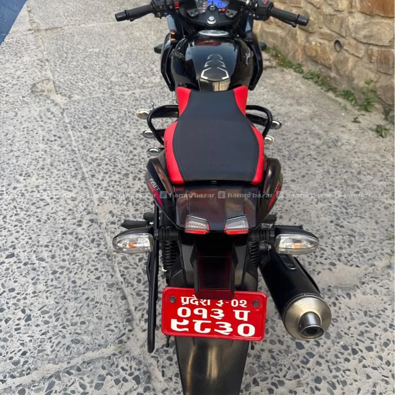 URGENT FOR SALE BAJAJ PULSAR 220 CC 4