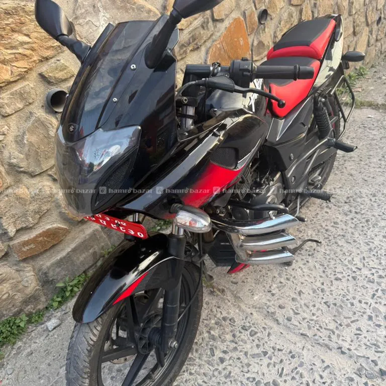 URGENT FOR SALE BAJAJ PULSAR 220 CC 3