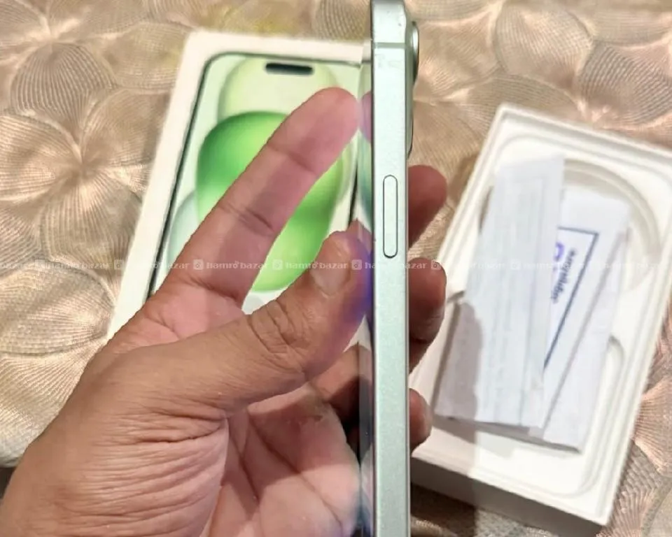 iPhone 15 3
