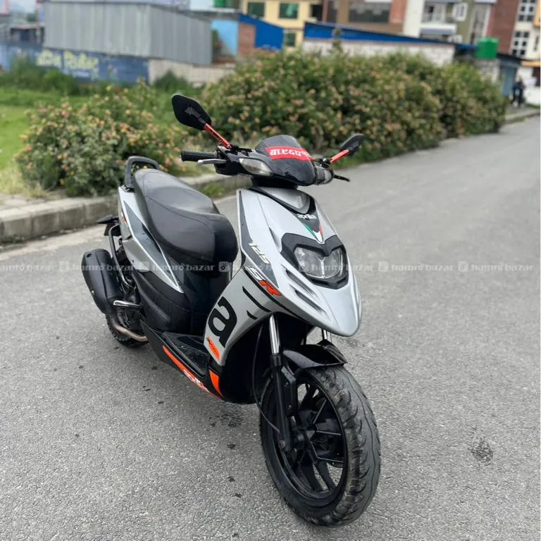 Aprillia Sr 125cc 96 Lot Scooter 4