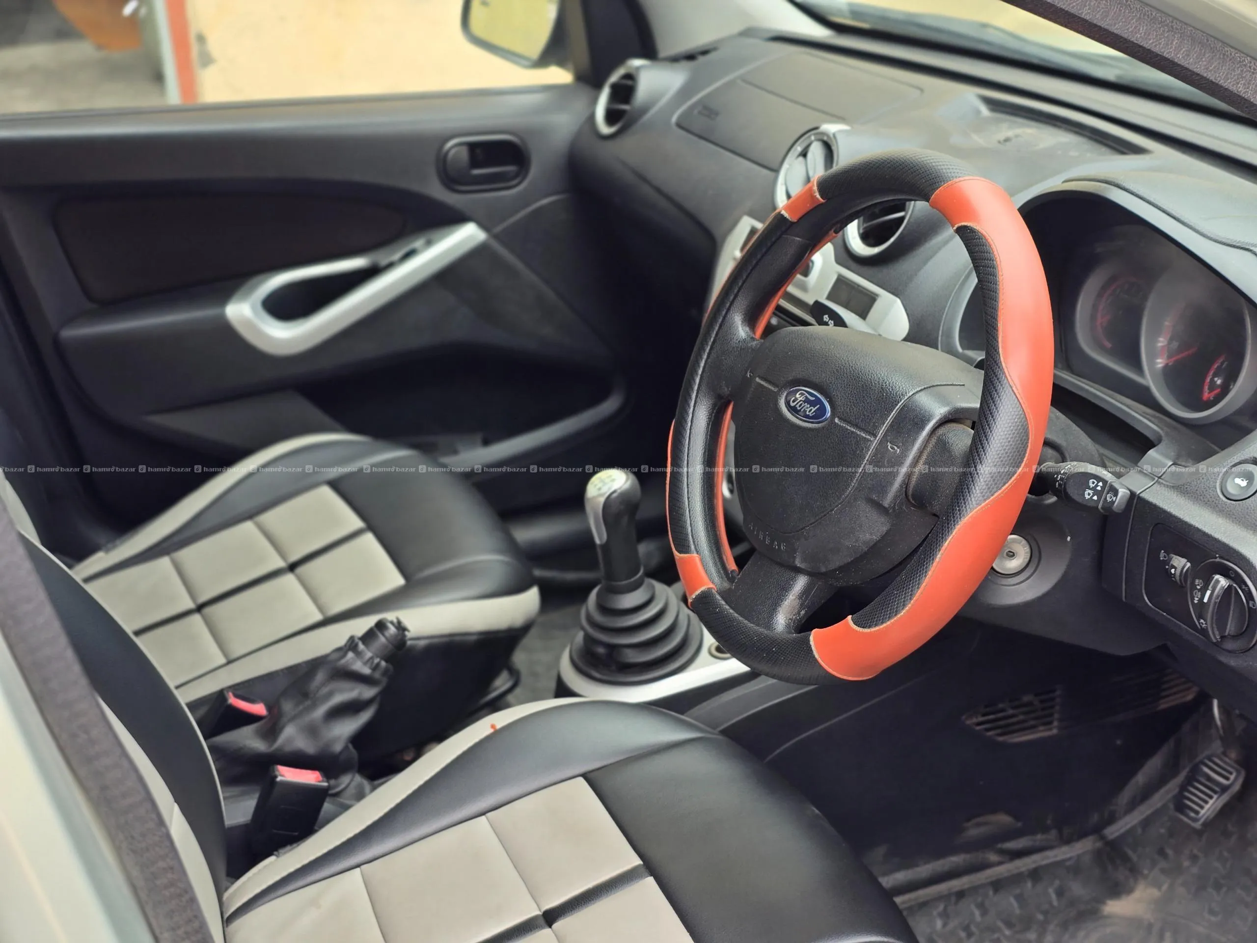 Figo Titanium 2011 5