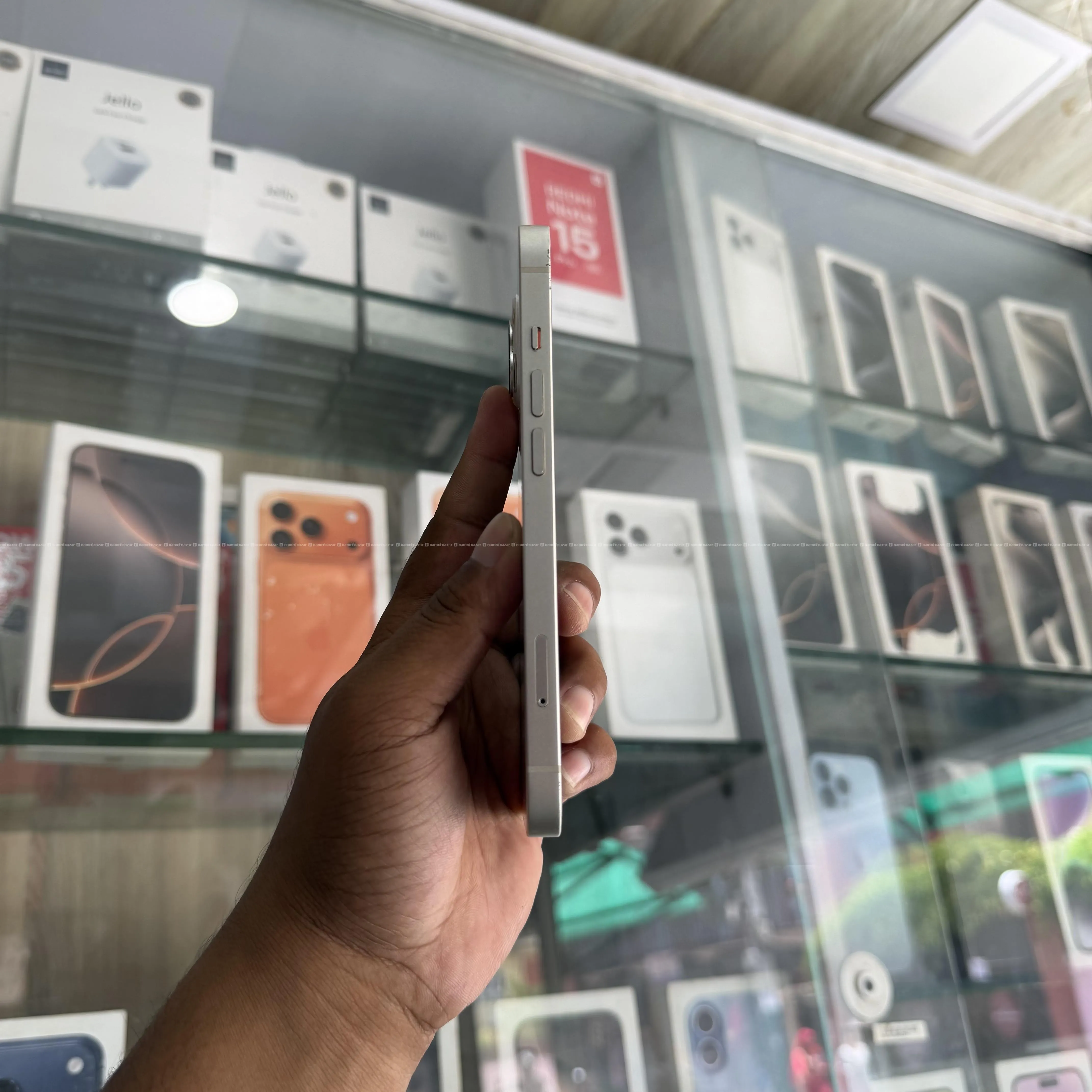 iPhone 13 6