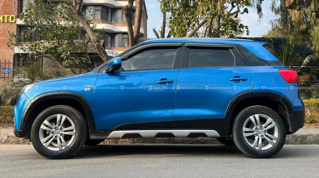 Maruti Suzuki Brezza ZDi 2016 "Single Hand" 5