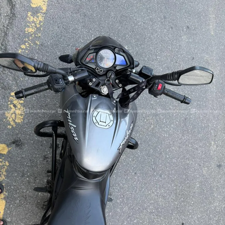 Bajaj NS 200 Fi 5