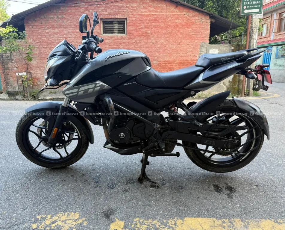 Bajaj NS 200 Fi 4