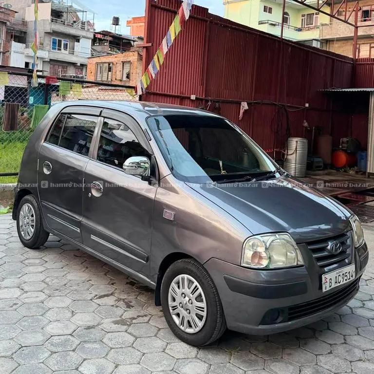 Hyundai Santro Xing Ls Top model 
Model 2010 last 5