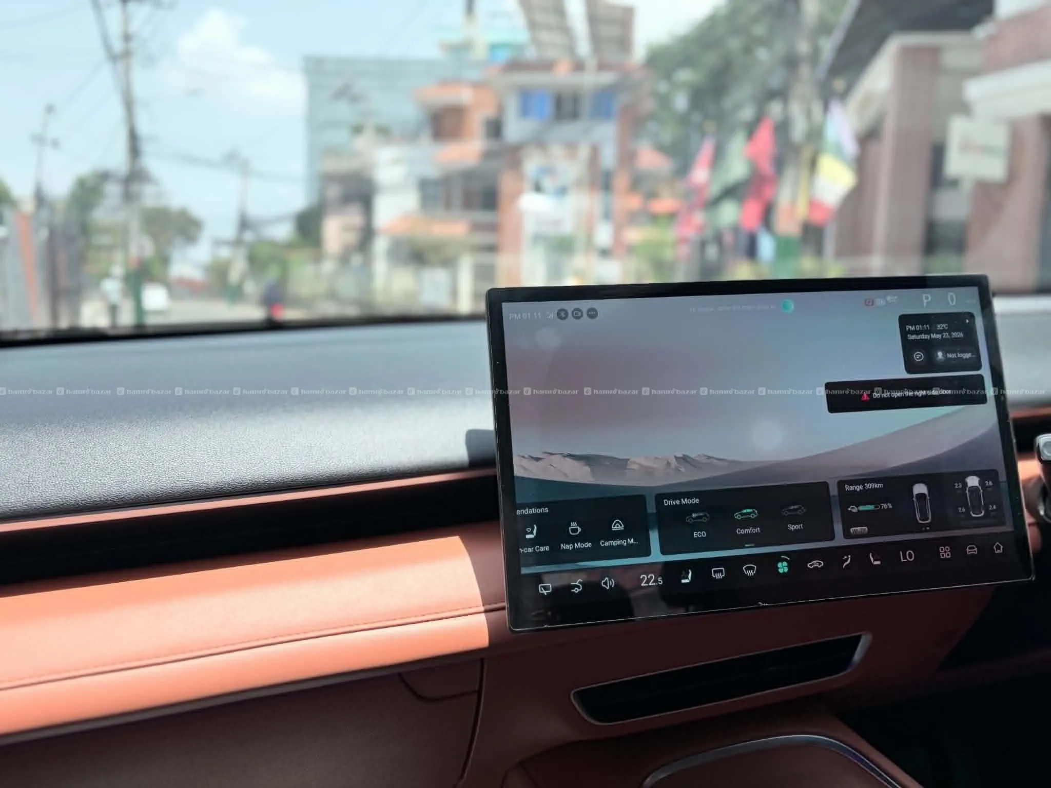 Deepal S07 Black With Orange Interior 3