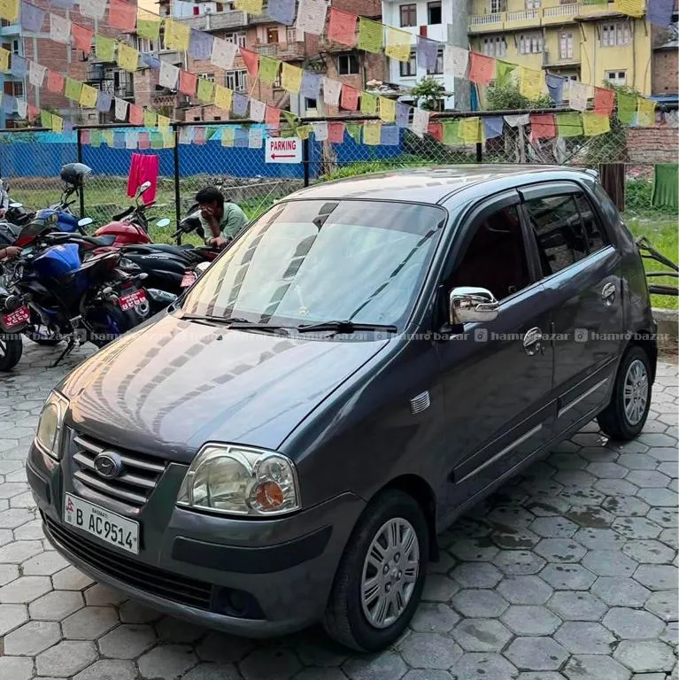 Hyundai Santro Xing Ls Top model 
Model 2010 last 4