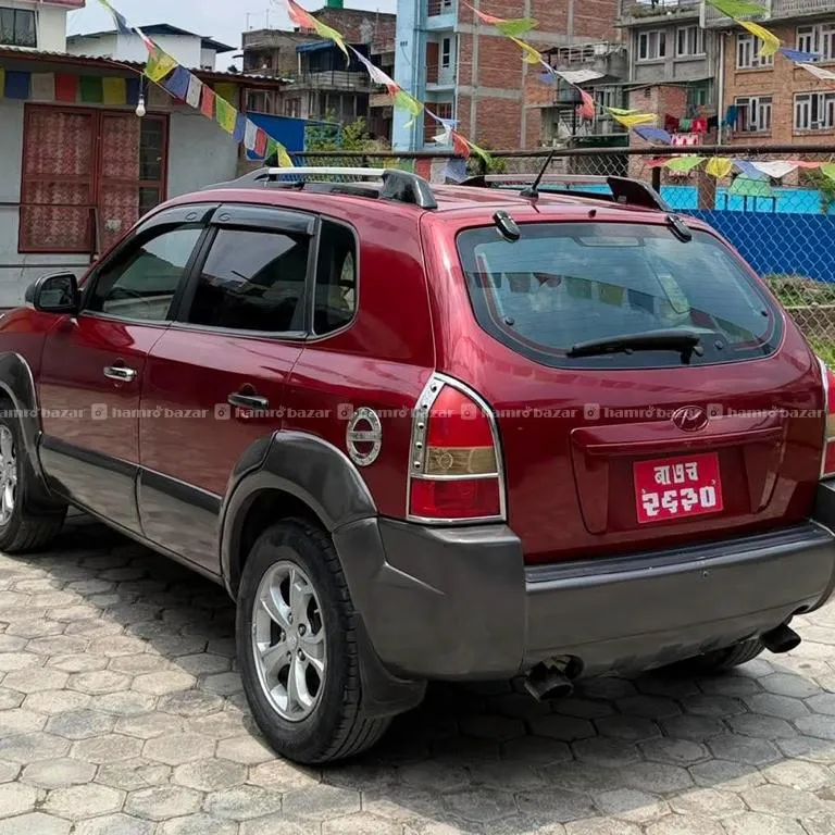Hyundai Tucson 7 lot  
Model 2009 Last 
Kilometer. 4