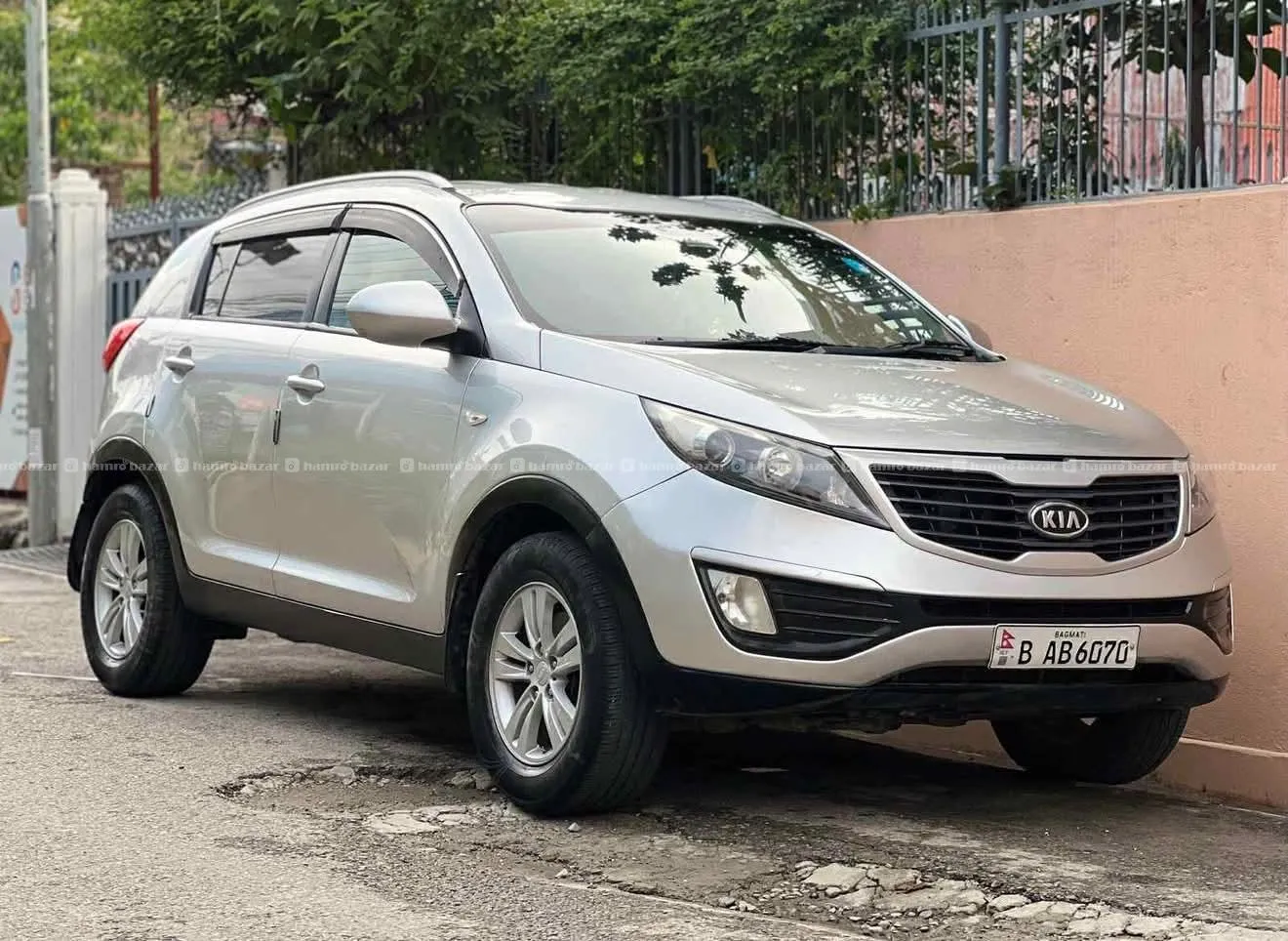 KIA SPORTAGE AWD FULL OPTION SUV 3